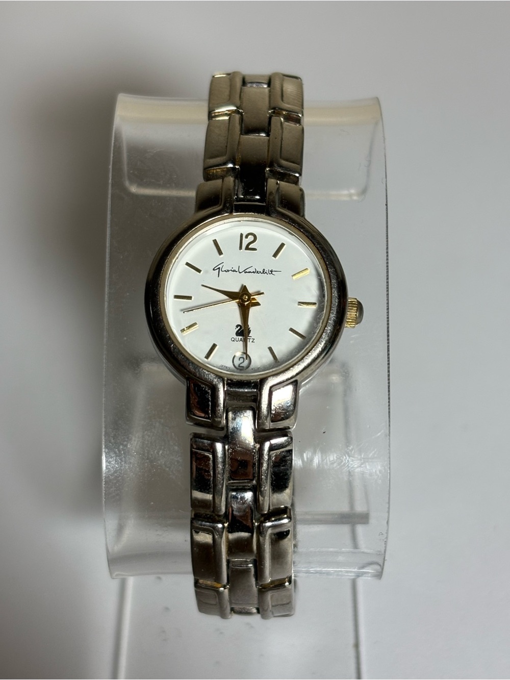 Gloria Vanderbilt V3266QB Two-Tone Silver Watch with White Dial